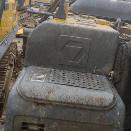 徐工XE270DK履带式挖掘机