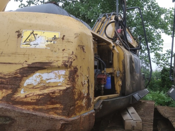 徐工XE270DK履帶式挖掘機