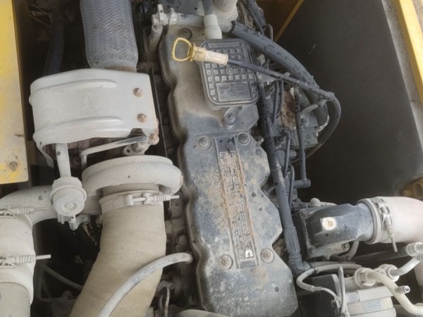 徐工XE270DK履帶式挖掘機