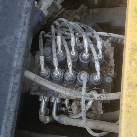 徐工XE270DK履带式挖掘机