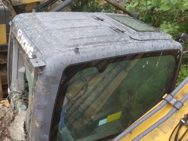 徐工XE270DK履帶式挖掘機