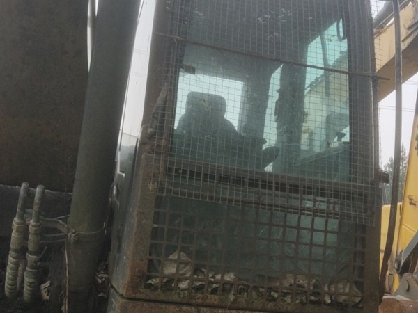 徐工XE270DK履帶式挖掘機