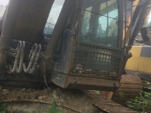 徐工XE270DK履帶式挖掘機