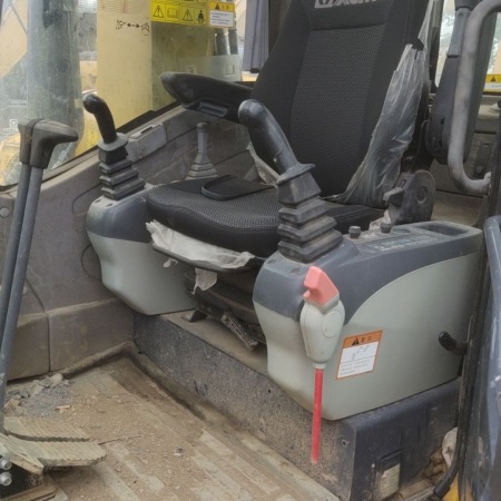 徐工XE75D履带式挖掘机