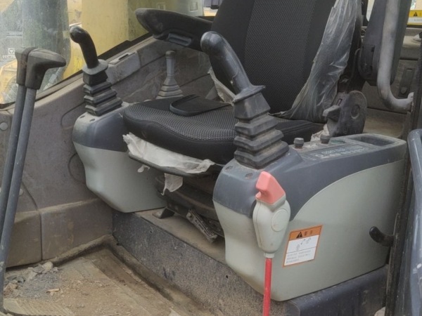 徐工XE75D履帶式挖掘機(jī)