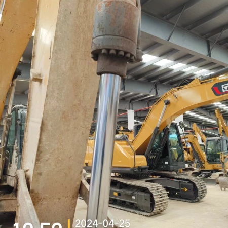 徐工XE200DA履带式挖掘机