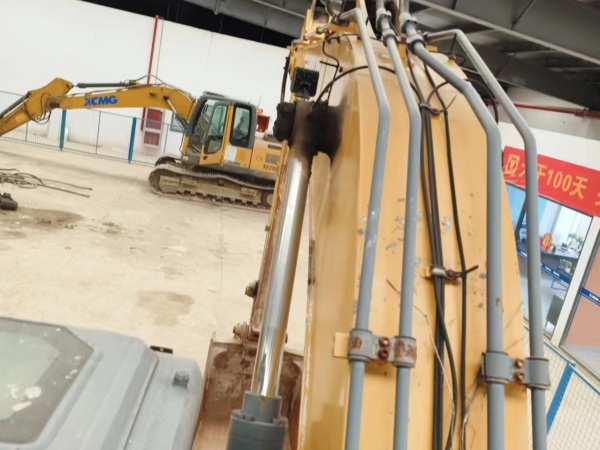 徐工XE200DA履帶式挖掘機