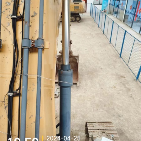 徐工XE200DA履带式挖掘机