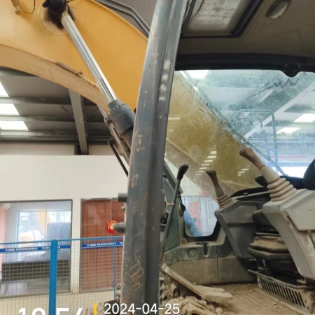 徐工XE200DA履带式挖掘机