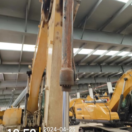 徐工XE200DA履带式挖掘机