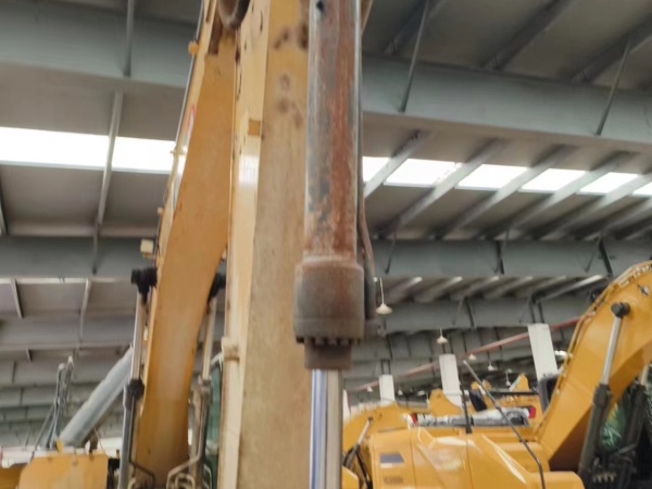 徐工XE200DA履帶式挖掘機