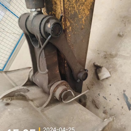 徐工XE150D履带式挖掘机