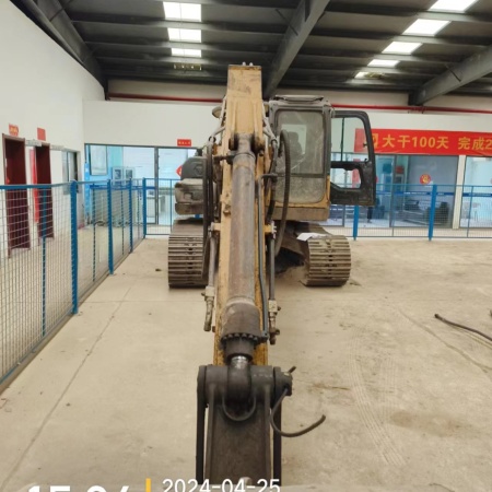 徐工XE150D履带式挖掘机