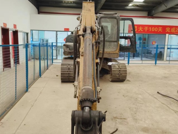 徐工XE150D履帶式挖掘機(jī)