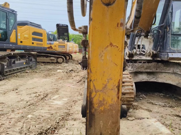 徐工XE550DK履帶式挖掘機