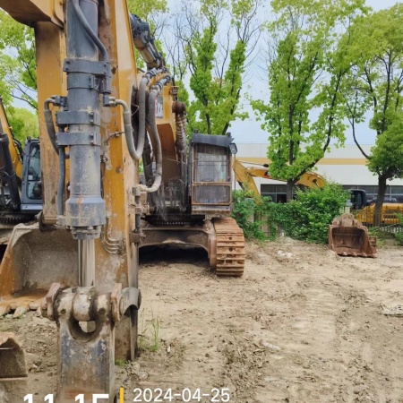 徐工XE550DK履带式挖掘机