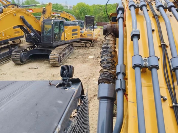 徐工XE550DK履帶式挖掘機