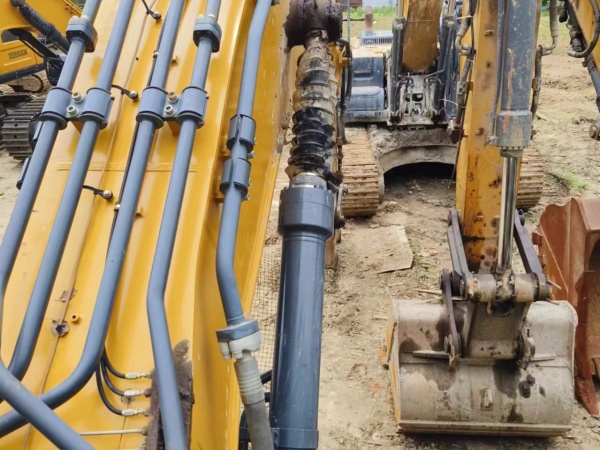 徐工XE550DK履帶式挖掘機