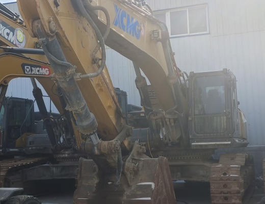 徐工XE470D履带式挖掘机