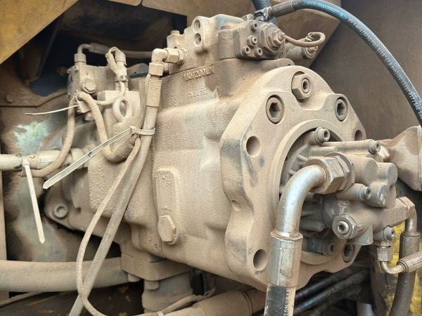 徐工XE470履帶式挖掘機(jī)