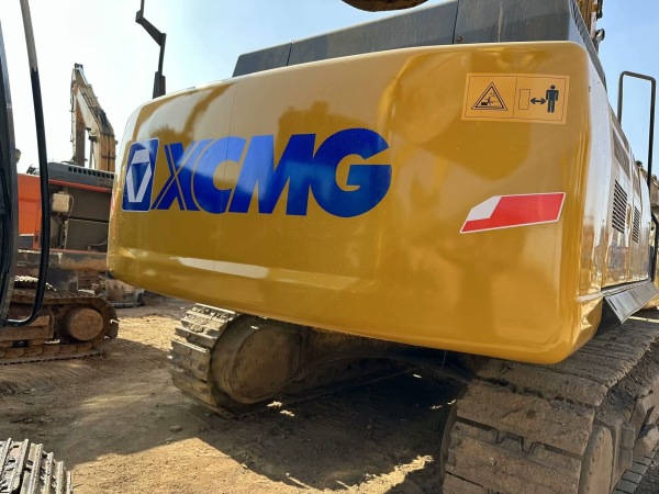 徐工XE470履帶式挖掘機(jī)