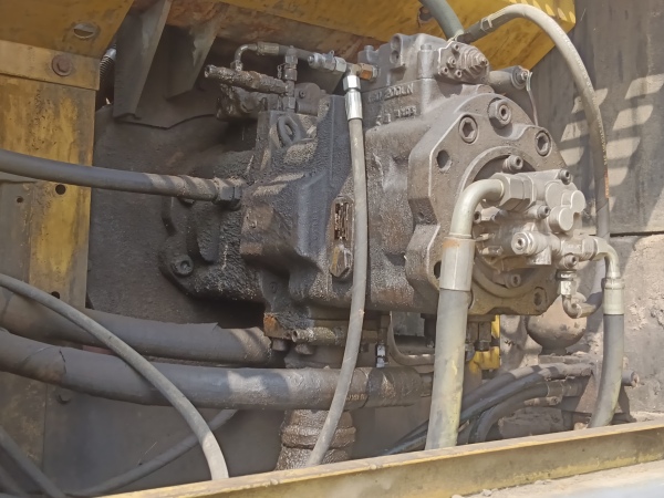 徐工XE470CK履帶式挖掘機(jī)