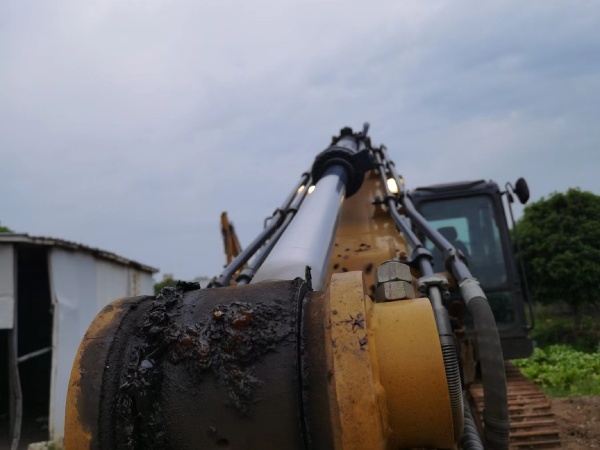 徐工XE200DA履帶式挖掘機(jī)