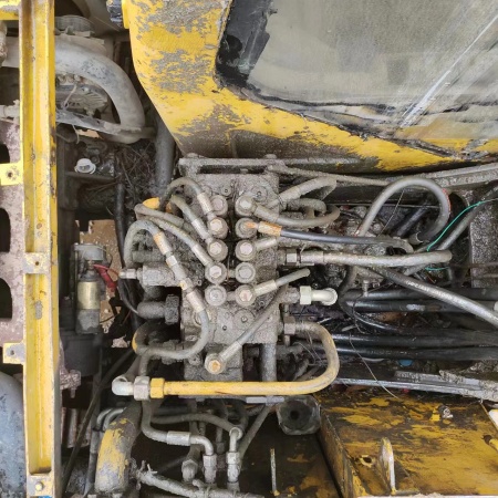 玉柴YC85履带式挖掘机