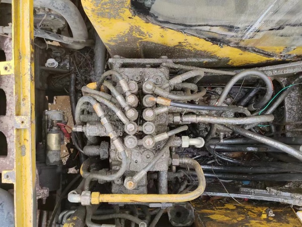 玉柴YC85履帶式挖掘機