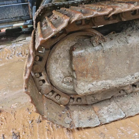 玉柴YC85履带式挖掘机