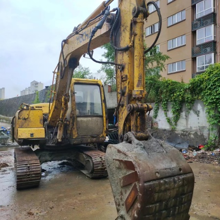 玉柴YC85履带式挖掘机