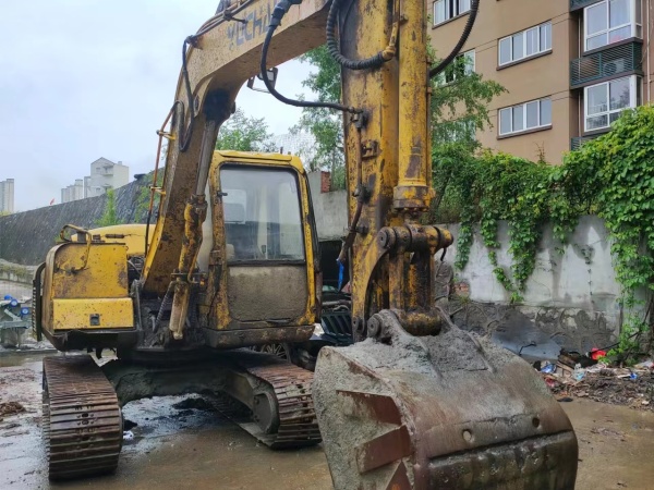 玉柴YC85履帶式挖掘機