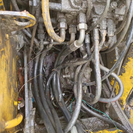 玉柴YC85履带式挖掘机