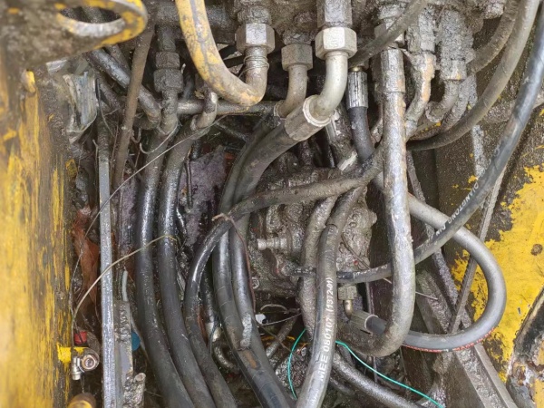 玉柴YC85履帶式挖掘機