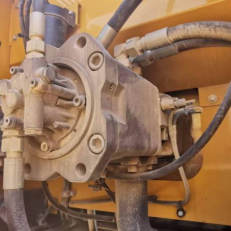 徐工XE310DA履带式挖掘机