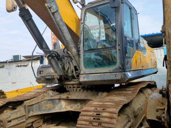 徐工XE370DK履帶式挖掘機