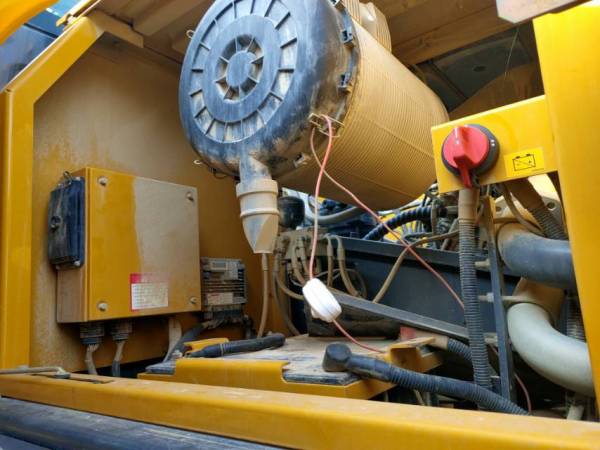 徐工XE370DK履帶式挖掘機