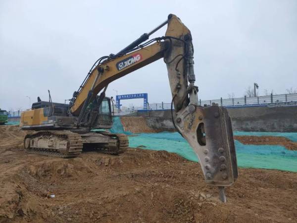 徐工XE490DK履帶式挖掘機(jī)