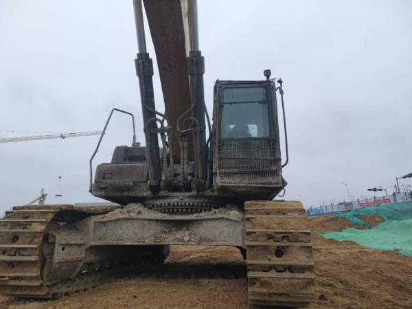 徐工XE490DK履帶式挖掘機(jī)