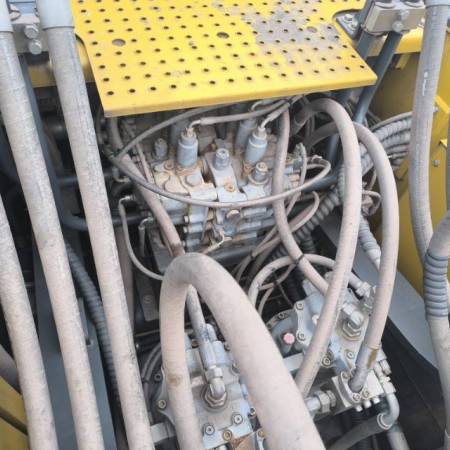 徐工XE700D履带式挖掘机