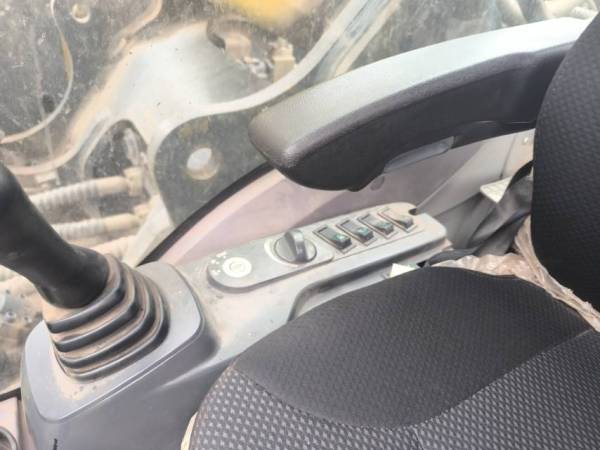 徐工XE700D履帶式挖掘機(jī)