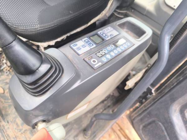 徐工XE700D履帶式挖掘機(jī)