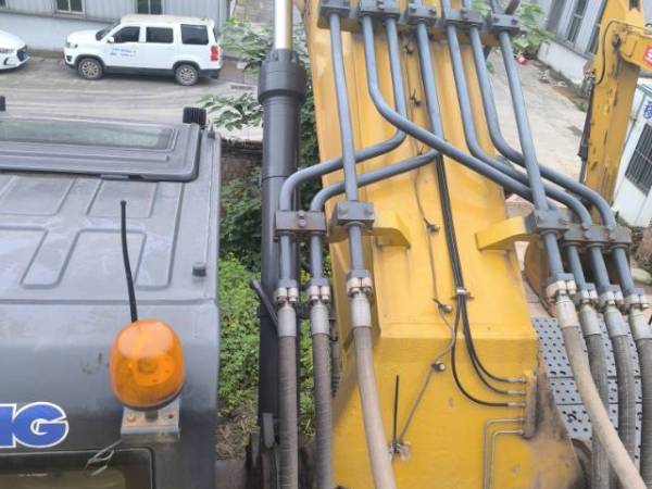 徐工XE700D履帶式挖掘機(jī)