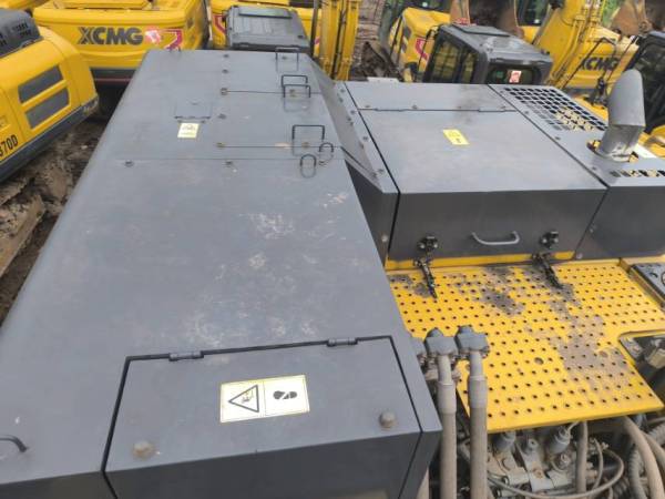 徐工XE700D履帶式挖掘機(jī)