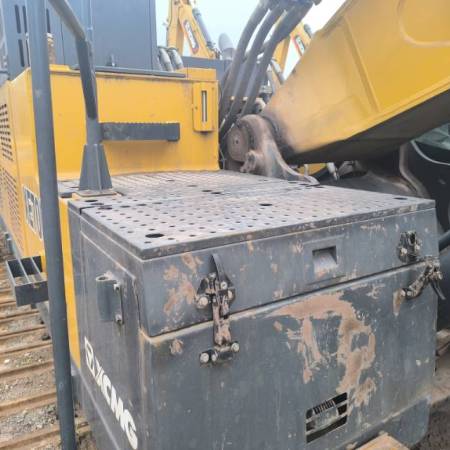 徐工XE700D履带式挖掘机