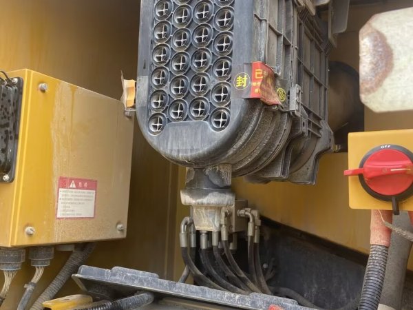 徐工XE335DK履帶式挖掘機