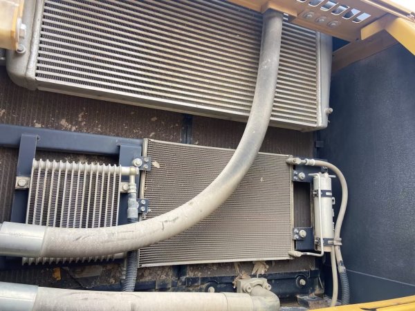 徐工XE380DK履帶式挖掘機(jī)