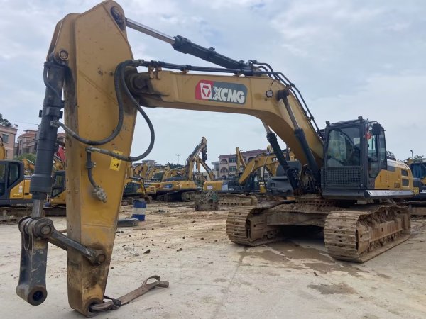 徐工XE380DK履帶式挖掘機