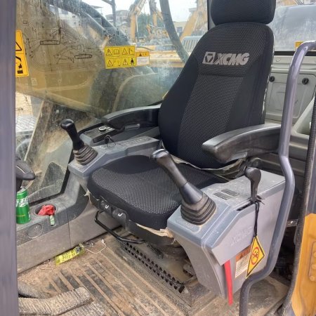 徐工XE380DK履带式挖掘机