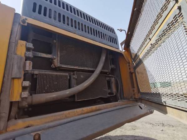 徐工XE490D履帶式挖掘機